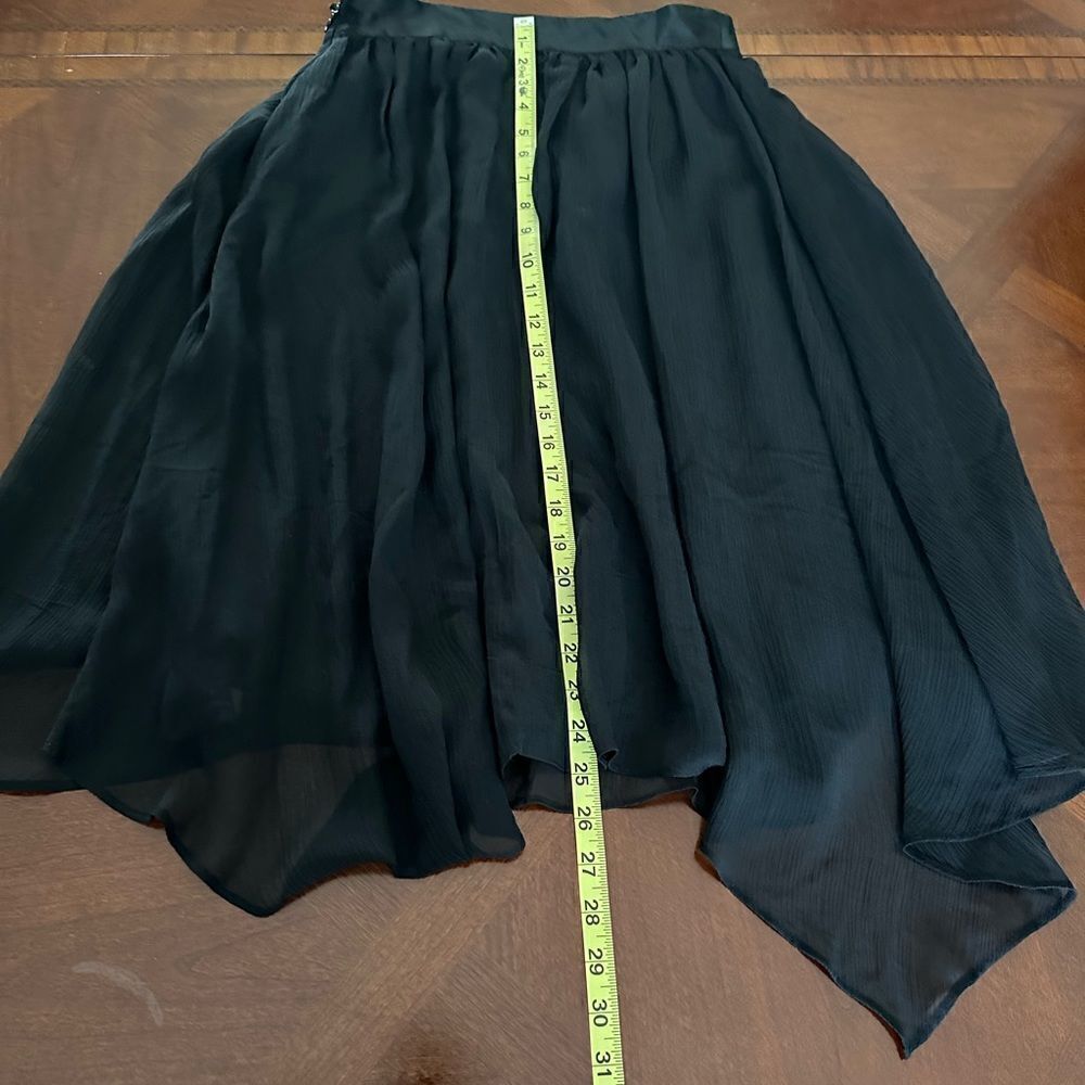 Banana Republic Women’s drapey asymmetrical midi 100% silk size 2 in black new - Picture 6 of 6